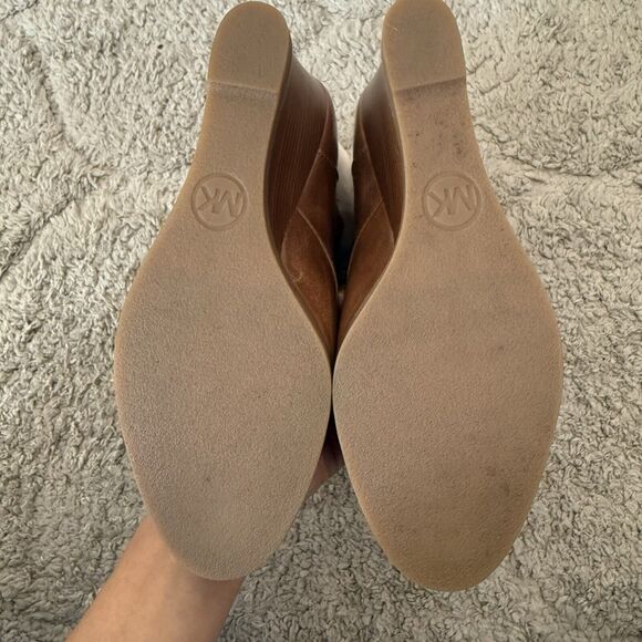 MICHAEL KORS Brown Leather Carrigan Wedge Lace-Up Fur Trim Booties Boots‎ 7M - Picture 6 of 15